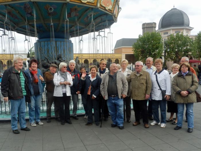 Die munterer Reisegruppe im Phantasialand