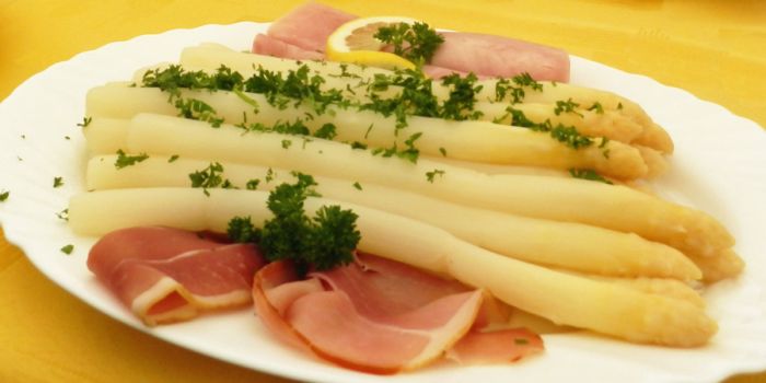 Spargelessen am Niederrhein