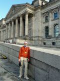 BRH-Kollege Halm vor dem Reichstag